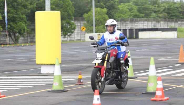 Tips #Cari_Aman, Gunakan Engine Brake dengan Benar Berkendara Jadi Lebih Aman