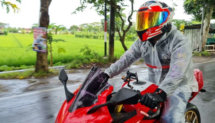 Tips Mudah Buat Dasbor Motor Kembali Kinclong Seperti Baru