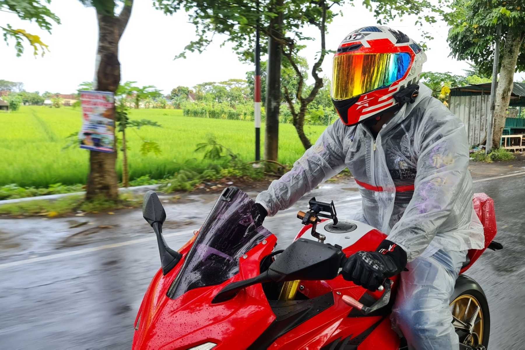 Tips Mudah Buat Dasbor Motor Kembali Kinclong Seperti Baru.
