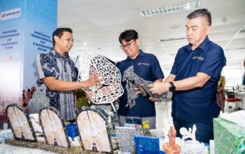 Astra Motor Berkolaborasi dengan Penerima Apresiasi SATU Indonesia Awards dalam Pengolahan Sampah Botol Plastik