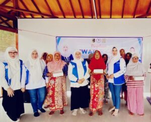 IWAPI NTB Bagikan 1.435 Paket Makanan Bergizi Gratis