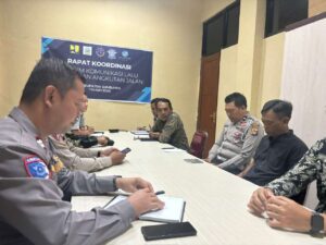 Cegah Kecelakaan, Jasa Raharja Cabang Sumbawa dan Mitra Kerja Laksanakan Rapat FKLL
