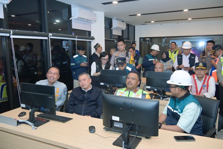 Menteri Perhubungan, Kakorlantas Polri, dan Direktur Utama PT Jasa Raharja Tinjau Kesiapan Pelabuhan Merak Sambut Pemudik Menuju dan Dari Sumatra