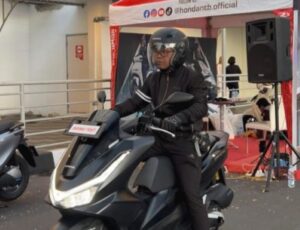 Selalu #Cari_Aman, Berkendara Tetap Gaya dan Aman Gunakan Helm dan Sepatu Ya