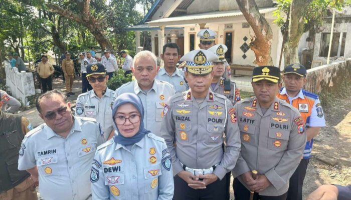 Jasa Raharja Serahkan Santunan bagi Keluarga Korban Kecelakaan Bus Probolinggo