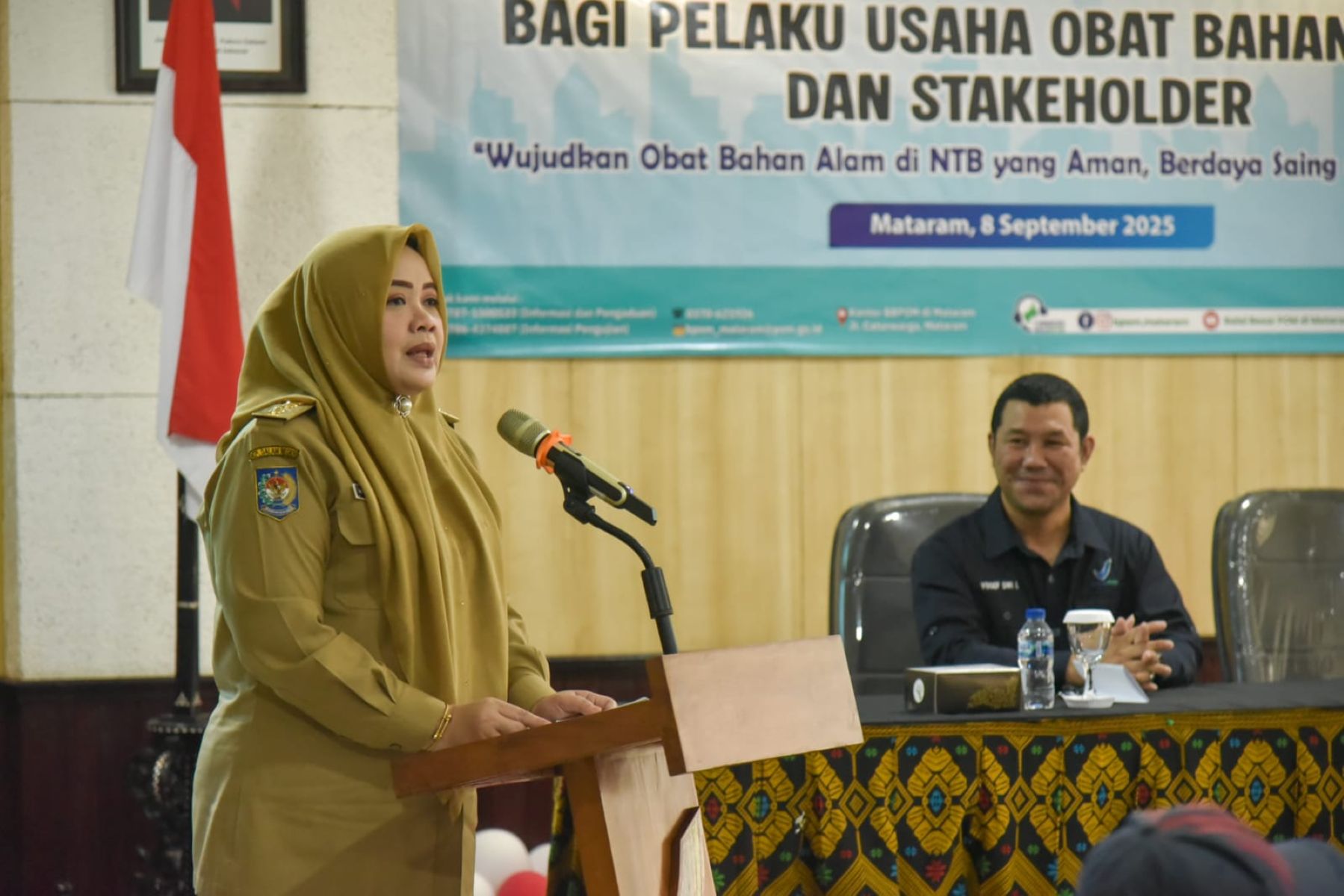 Wagub NTB, Hj. Indah Dhamayanti Putri membuka Bimtek obat bahan alam aman di Aula BBPOM Mataram.