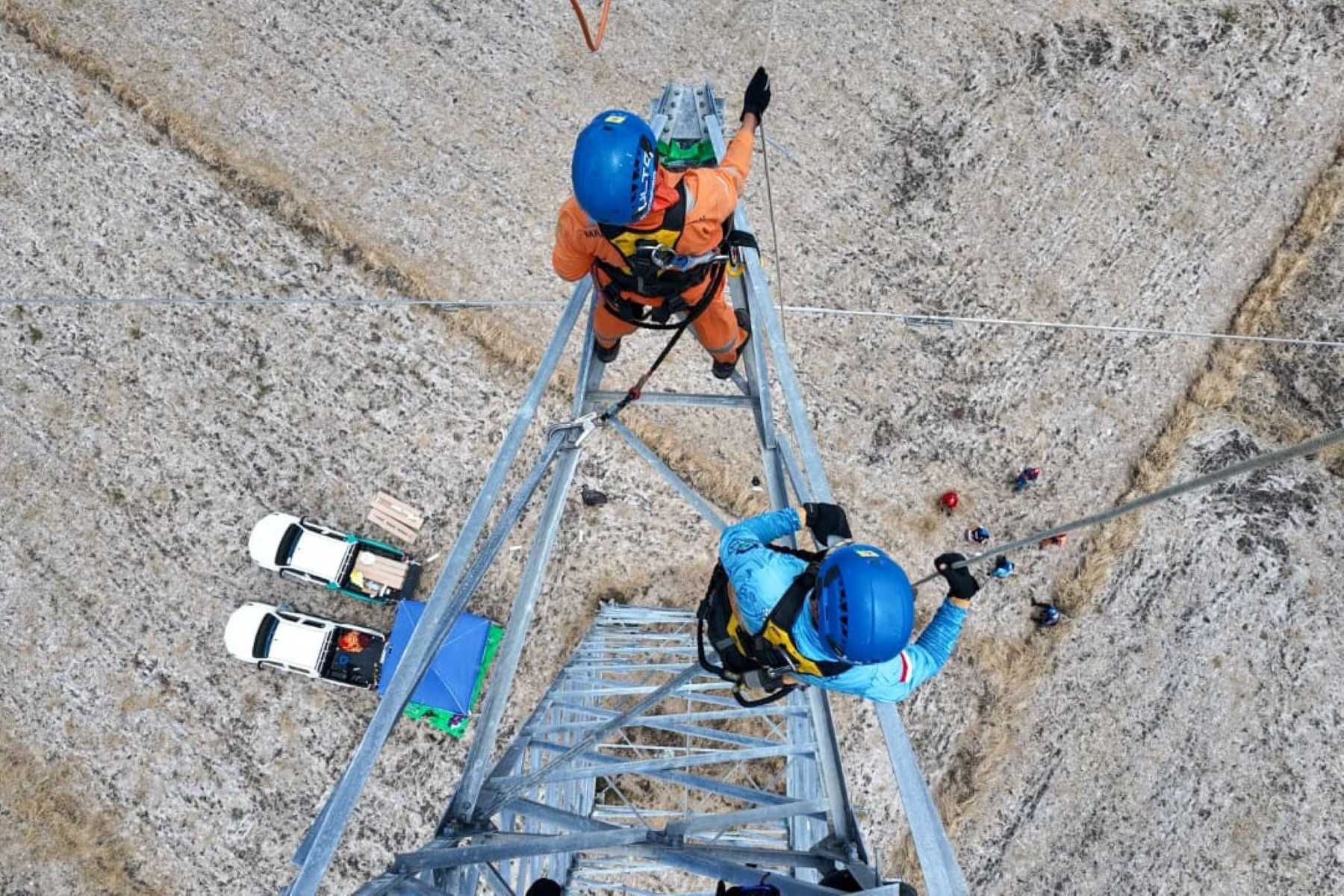 PLN Perkuat Sistem Kelistrikan Sumbawa Lewat Pemeliharaan Preventif Jaringan Transmisi 150 kV.