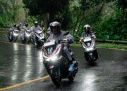 Honda PCX 160: Skutik Matik Premium Nyaman untuk Touring.