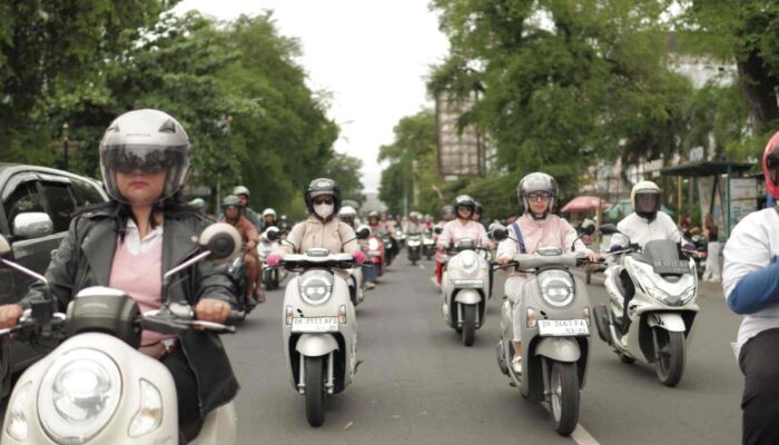 Aksi Manis “Ladies Honda” NTB, Semarakkan Touring Valentineday Berbalut Kepedulian untuk Panti Ibu Aminah Tembelok