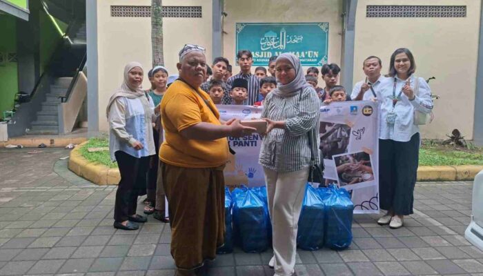 Astra Group Mataram dan Pers bersinergi Berbagi Paket Buka Puasa di PA Muhammadiyah Mataram