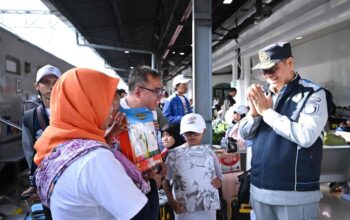 Jasa Raharja Berangkatkan Ribuan Pemudik dari Stasiun Pasar Senen Jakarta melalui Program Mudik Gratis BUMN 2026.
