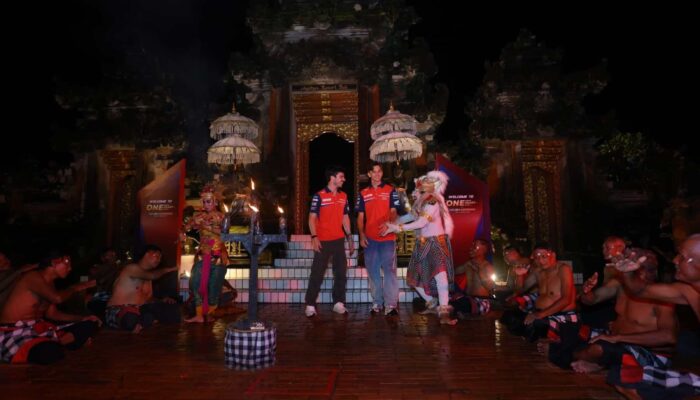 Disambut Tari Kecak, Pebalap Honda di MotoGP Lanjut Kopdar Bareng Bikers Bali