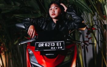 Tampilan Baru Honda PCX 160 Lebih Elegan dengan Sentuhan Warna Premium dan Fitur Honda RoadSync yang Canggih.