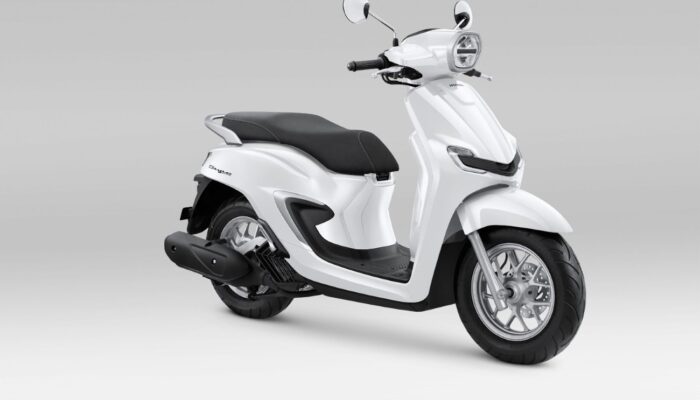 Semakin Mewah dan Retro, New Honda Stylo 160 Hadir dengan Warna Spesial Burgundy