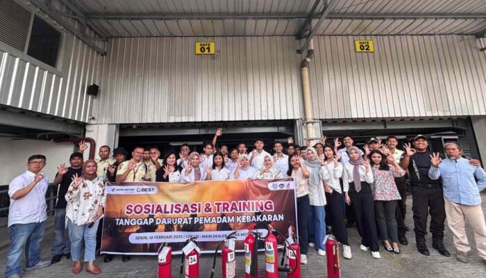 Astra Motor NTB Bekali Pegawainya Skill Menghadapi Bahaya Kebakaran