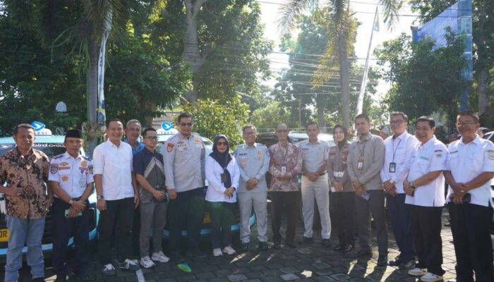 Kampanye Keselamatan Transportasi, Jasa Raharja NTB Pasang Stiker pada Armada Umum