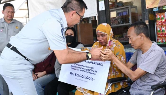 Dalam 24 Jam, Dirut Jasa Raharja Serahkan Santunan kepada Ahli Waris Korban Kebakaran KMP Putri Yasmin