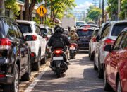 Jangan Terjebak Celah! Ruang Sempit di Jalan Bisa Jadi Awal Kecelakaan.