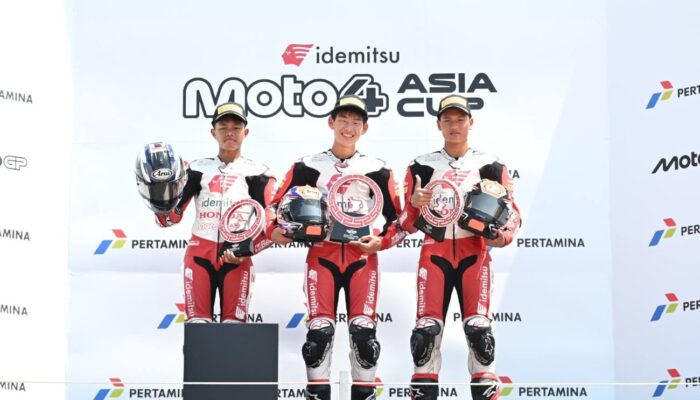 Melesat di Tengah Persaingan Ketat, Bintang dan Resky Naik Podium Moto4 Asia Cup
