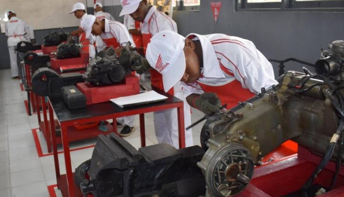AHM Bawa Pendidikan Vokasi Berstandar Industri ke Ujung Timur Indonesia